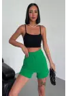Omarı Rahat ve Tarz Yüksek Bel Likralı Yeşil Krep Şort