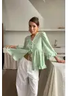 Omarı Fırfır Detaylı Yeşil Keten Bluz - Önden Bağlamalı