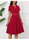 Omarı Şık Ve Rahat Kısa Kollu Elbise