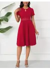 Omarı Şık Ve Rahat Kısa Kollu Elbise