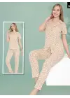 Omarı Rahatlık ve Şıklıkta Gül Desenli Düğmeli Pijama Takımı