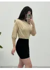 İçi Tulumlu Omuzdan Büzgülü Vatkalı Sendy Bluz -Bej