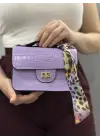 Omarı Şık Lila Cilt Çantası - Trendy Tasarım ve Kaliteli Malzeme