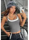 Omarı Antrasit Gri Beyaz Çapraz Askılı Crop Top Bluz