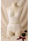 Kadın Beyaz Dantel Bralet Şort Takımı – Romantik ve Zarif İç Giyim