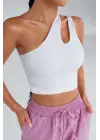 Omarı Tek Omuz Detaylı Beyaz Crop Top Bluz