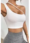 Omarı Şık Beyaz Tek Omuzlu Çapraz Askılı Crop Top