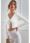 Omarı Beyaz Uzun Kollu Bağlama Detaylı Crop Top Bluz