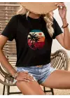 Omarı Rahat ve Şık Kadın Palmiye Desenli T-shirt