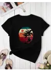 Omarı Rahat ve Şık Kadın Palmiye Desenli T-shirt