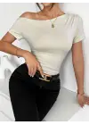 Kadın Kısa Kollu Tek Omuzu Açık Büzgülü Viskon Bluz