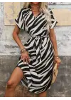 Kadın Kısa Kollu V Hakim Yakalı Zebra Desenli Midi Süprem Elbise