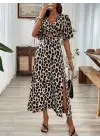Kadın Kısa Kollu V Yakalı Beli Lastikli Yırtmaçlı Uzun Leopar Desenli Süprem Elbise