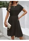 Kadın Kısa Kollu Yakası Açık Belden Lastikli Pileli Kısa Ithal Krep Elbise