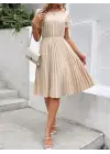 Kadın Kısa Kollu Yakası Açık Belden Lastikli Pileli Kısa Ithal Krep Elbise