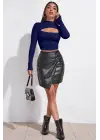 Omarı Şık Lacivert Dekolteli Uzun Kollu Crop Top Bluz