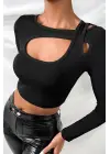 Omarı Siyah Göğüs Dekolteli Çapraz Askılı Crop Top Bluz