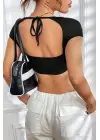 Omarı Siyah Dekolteli Yarım Kol Crop Top Bluz