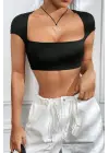 Omarı Siyah Dekolteli Yarım Kol Crop Top Bluz