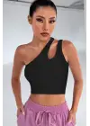 Omarı Siyah Tek Omuz Cut Out Detaylı Crop Top Bluz