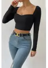 Omarı Siyah Göğüs Dekolteli Crop Top Bluz