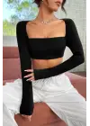 Omarı Siyah Göğüs ve Sırt Dekolteli Crop Top Bluz