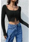 Omarı Siyah Göğüs ve Göbek Dekolteli Crop Top Bluz