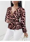 Kadın Uzun Kollu Kruvaze Yakalı Belden Kuşaklı Leopar Desenli Süprem Bluz