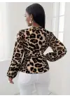 Kadın Uzun Kollu Kruvaze Yakalı Belden Kuşaklı Leopar Desenli Süprem Bluz