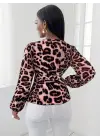 Kadın Uzun Kollu Kruvaze Yakalı Belden Kuşaklı Leopar Desenli Süprem Bluz