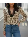 Kadın Uzun Kollu önden Derin Dantel Yaka Leopar Desenli Dalgıç Bluz