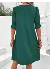 Omarı Rahat ve Şık Kadın Kısa Kollu Elbise