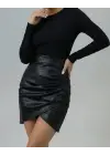 Kadın Yüksek Bel Yandan Fermuarlı Pileli Mini Deri Etek