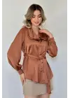 Kahverengi Yakası Fırfırlı Kuşaklı Saten Gömlek