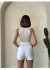 Omarı Yaz stilinizi tamamlayacak beyaz şort