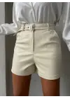 Kemerli deri şort krem h241003