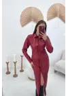 Omarı Etkileyici Kırmızı Düğmeli Deri Elbise