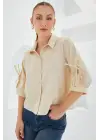 Kol Detaylı Bej Crop Gömlek 20246
