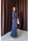 Lacivert Vücudu Saran Uzun Elbise