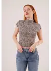 Omarı Şık ve Rahat Leopar Desen Basic T-Shirt