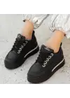 Modern Siyah Bağcıklı Spor Ayakkabı