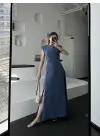 Omarı Mavi Keten Yandan Yırtmaçlı Uzun Elbise