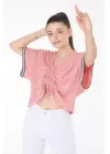 Omarı Feminen detaylı V yaka bluz