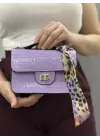 Omarı Şık Lila Cilt Çantası - Trendy Tasarım ve Kaliteli Malzeme