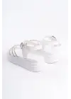 Omarı Yumuşak ve Rahat Tabanlı Beyaz Bayan Sandalet