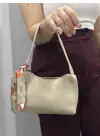 Omarı Yumuşak ve Şık Bej Deri Çanta
