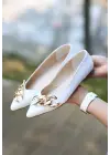 Omarı Zincir Detaylı Beyaz Babet Ayakkabı