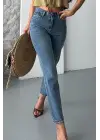 Mom fit kar yıkama bıyık detaylı jeans pantolon d2006