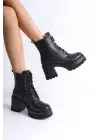 Omarı Rahat Tabanlı Siyah Bayan Bot - Şık Tasarım