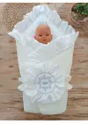 Omarı Şık Yenidoğan Bebek Battaniyesi Nakışlı Kundak Krem